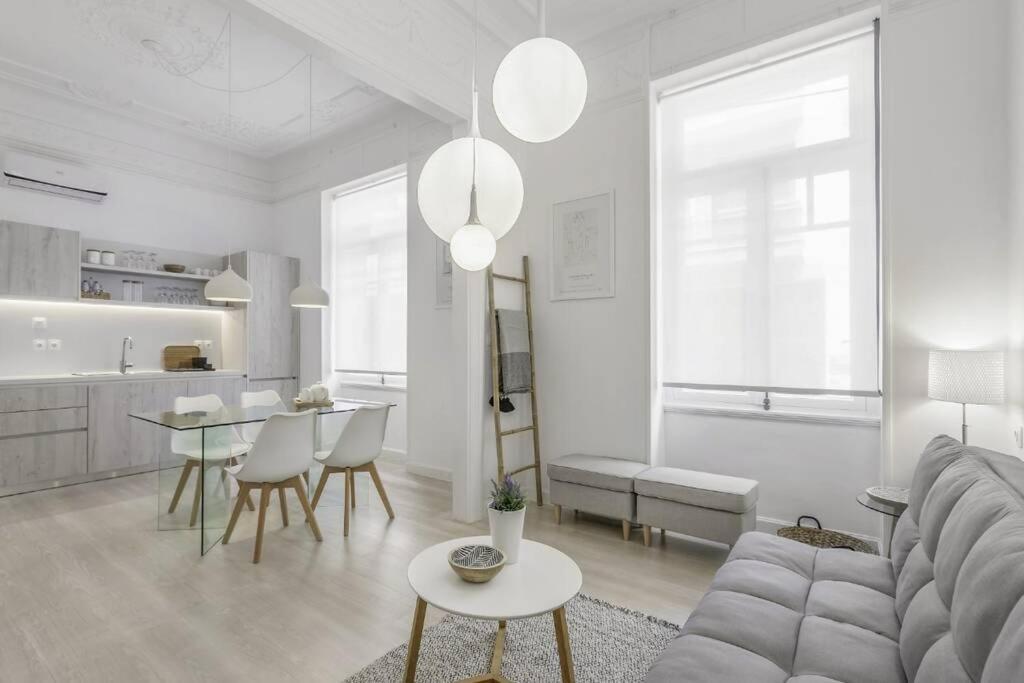 Athens Center Modern Apt In Art Nouveau Building エクステリア 写真