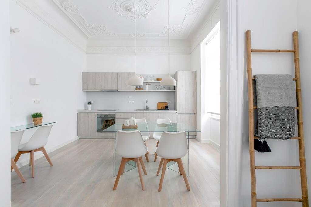Athens Center Modern Apt In Art Nouveau Building エクステリア 写真
