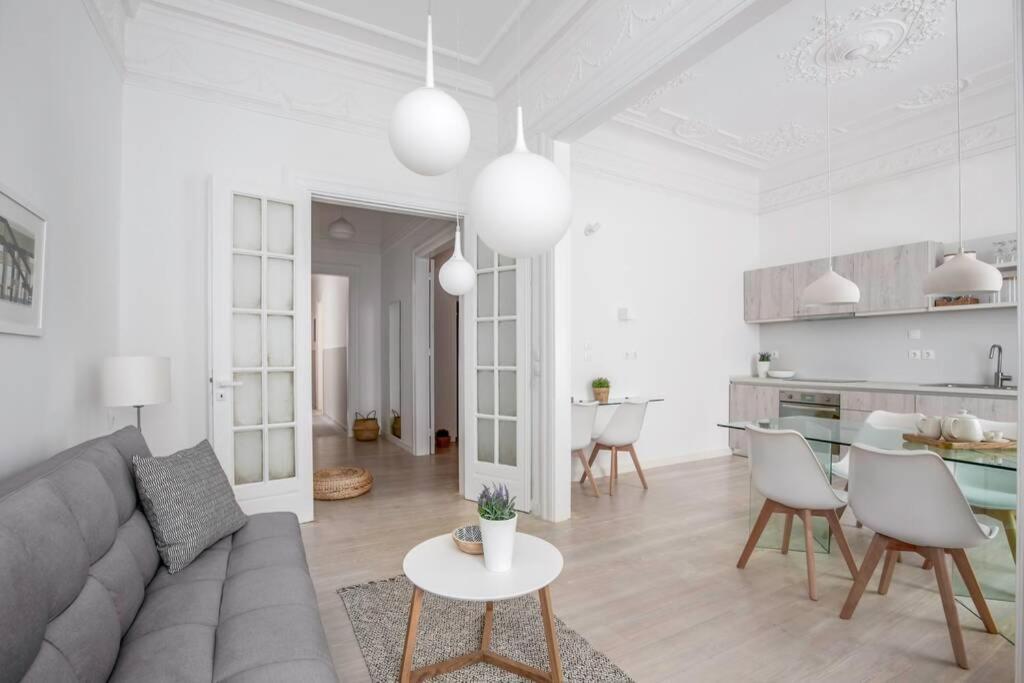 Athens Center Modern Apt In Art Nouveau Building エクステリア 写真