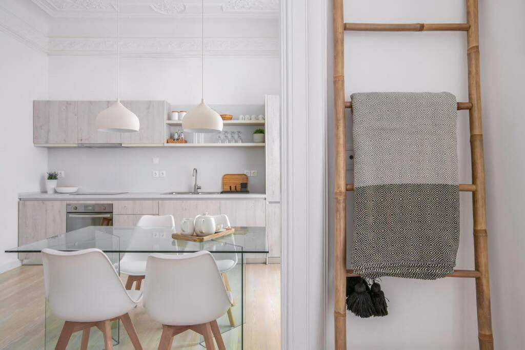 Athens Center Modern Apt In Art Nouveau Building エクステリア 写真